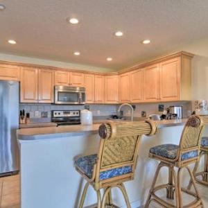 Indian Shores Condo with Balcony Walk to Beaches!