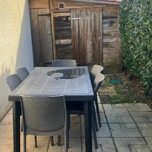 Maison mitoyenne 300m de la plage avec cour et parking - 4 pers Non Fumeur - FR-1-521-242