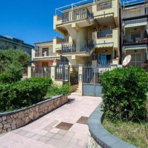 Homely Apartment in Furci Siculo near the Sea