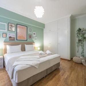 Boutique Acropolis Apartment by Cloudkeys - Just 5 minutes walk to Acropolis Museum