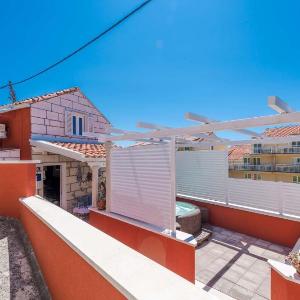 Beachfront family-friendly house with hot tub Cavtat Dubrovnik - 22828