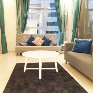 R&H- 1BR Marina Spacious Beach Biz-Ready
