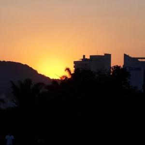 Relaxe nas melhores praias do Guarujá.