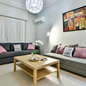 Pleasant flat next to Panormou Metro Station