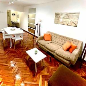 Dpto ubicacion perfecta cuatro habitaciones tres baños en calle caseros renovado y remodelado - Bonavista Rentals