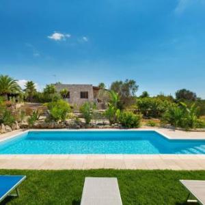 Torre Vado Villa Sleeps 8 with Pool Air Con and WiFi