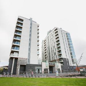 Titanic Iconic Apartment - 2 Bed Luxury with views