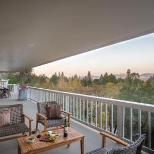 Vino Blanco by AvantStay - Wine Country Home w/ Mtn Views & Deck