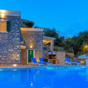 Villa Regina: Above Agni superb views and pool