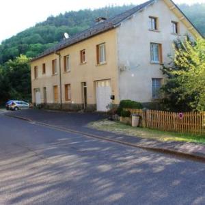 Apartment with one bedroom in Orcival with enclosed garden