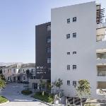 Immaculate 2-Bed Apartment in Cape Town