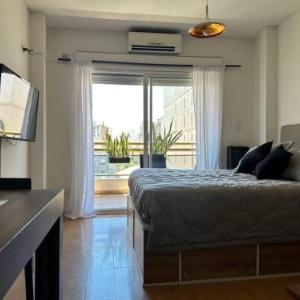 Charming & Comfy Almagro Gem: Balcony ~ Double Bed