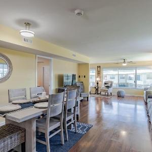 Stylish Condo with a view of the water