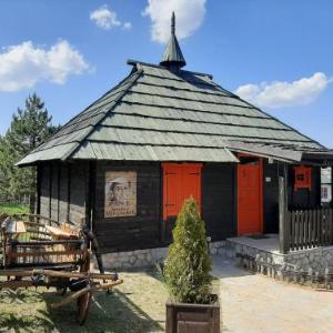 El Paso City Zlatibor - Unique Wooden Cottages Treehouse Wild West Rooms accommodation 1-6 people