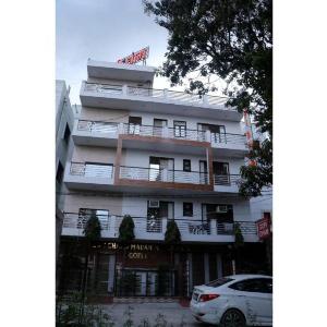 Goroomgo Gopi Dham Ashram Near Ganga River Haridwar