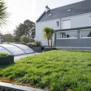 Un original appartement avec jardin et piscine