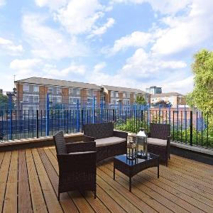 Charming 2 Bed Balcony Apartment @ Chelsea London