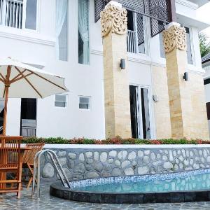 Villa Syariah Grand Bale Kolam Renang Pribadi by Simply Homy