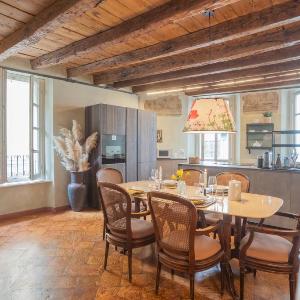 Pantero Apartment by Rent All Como