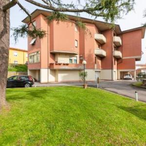 Pisa Hospital Apartment with Parking and Balcony