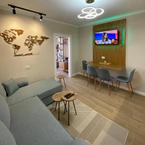 En's Beach Apartment (Two Steps From The Sea) Luxury Apartment in Mali i Robit GOLEM