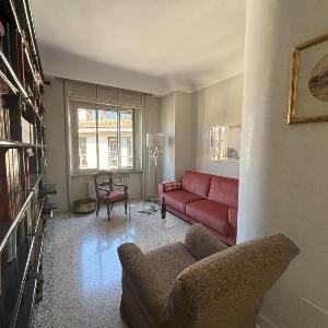 HomyCare Stylish apartment with jacuzzi & balcony steps from Duomo