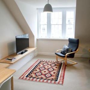 Beautifully Renovated Thistle St Loft Flat