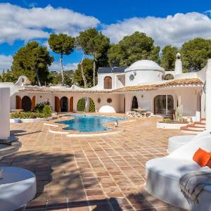 Villa Minaret by Abahana Villas