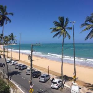 Apartamento de frente ao Mar a 50m do MAG Shopping