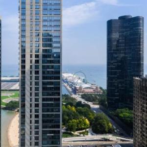 3b/3b SkyLoft with Navy Pier View Gym & Pool by ENVITAE