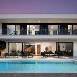 Luxury Villa Dali - 42 m2 infinity pool & wellness