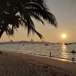 Room 605 pattaya tower