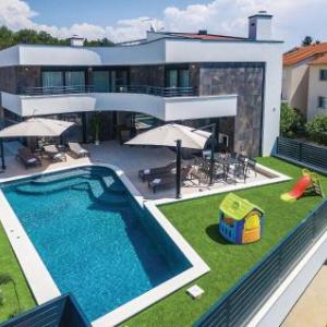 Five-Bedroom Holiday Home in Biograd