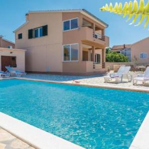 Four-Bedroom Holiday Home in Vrsi