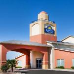 Days Inn  Suites by Wyndham marquez Texas