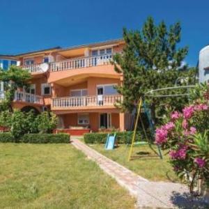 Two-Bedroom Apartment in Baska