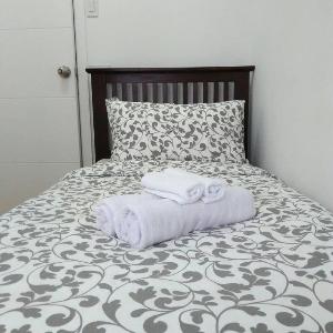 Cozy 2br in Acqua nearMakati w/Netflix+PerfectView