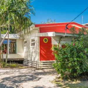 Beachcombers Cottage - beachfront pet retreat