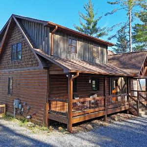3BR Luxury Cabin • Hot Tub Game Room & Views