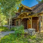 Tamarack Ski Resort Townhome - Elegant couple's retreat - Path to chairlift - Golf Cascade