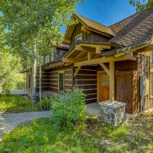 Tamarack Ski Resort Townhome - Elegant couple's retreat - Path to chairlift - Golf