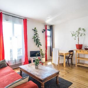 Calm and sunny apartment in Paris Central