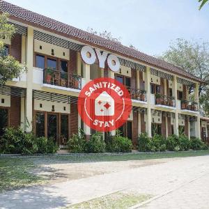 OYO 261 Sasono Putro Guest House