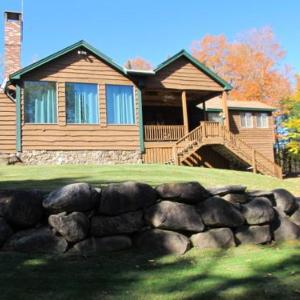 7 Valley View Lodge by Morton & Furbish