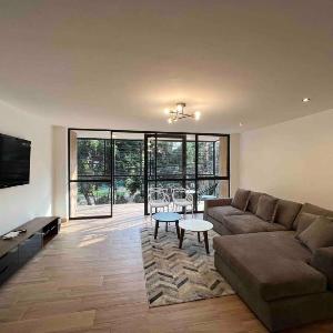 Posh Polanco Stay TVs and Desks in Each Room