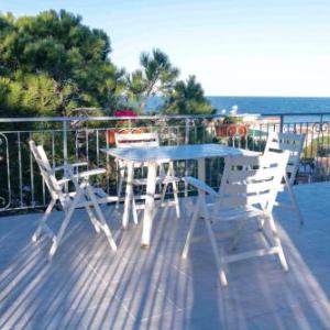 M262 - Marcelli quadrilocale ristrutturato con terrazzo vista mare 1p