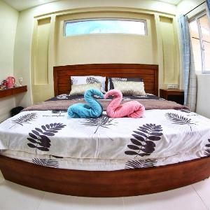 Frank & Bonnie Apartment-2floor35SQM1kingbedAircon