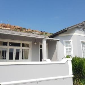 Point Village Accommodation - Uppercross 3