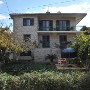 Apartments with parking space Supetar Brac - 14426