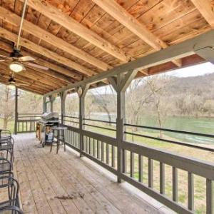 Mountain View Getaway with Boat Ramp on White River!